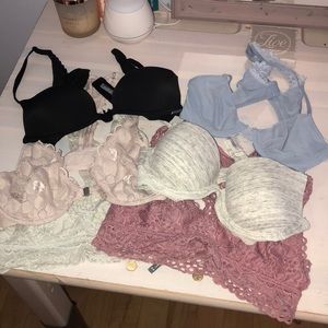 Very lightly used bra bundle 💕
